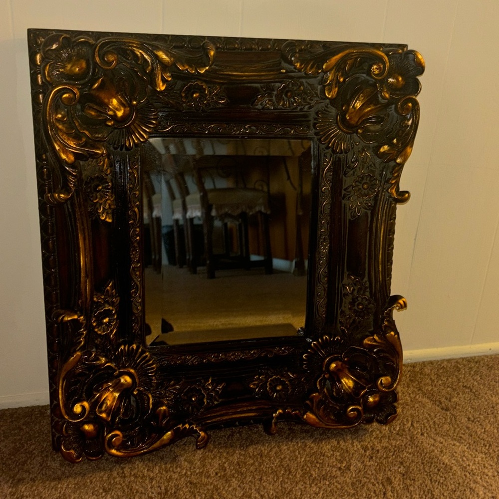 Howard Elliot Vintage Collection 1970s DIMENSIONS
19ʺW × 4ʺD × 21ʺ